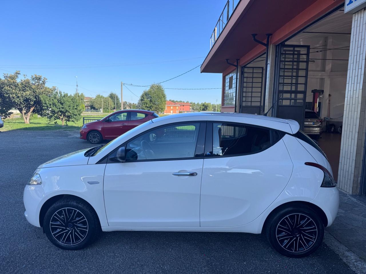 Lancia Ypsilon 1.2 69 CV Elefantino Blu