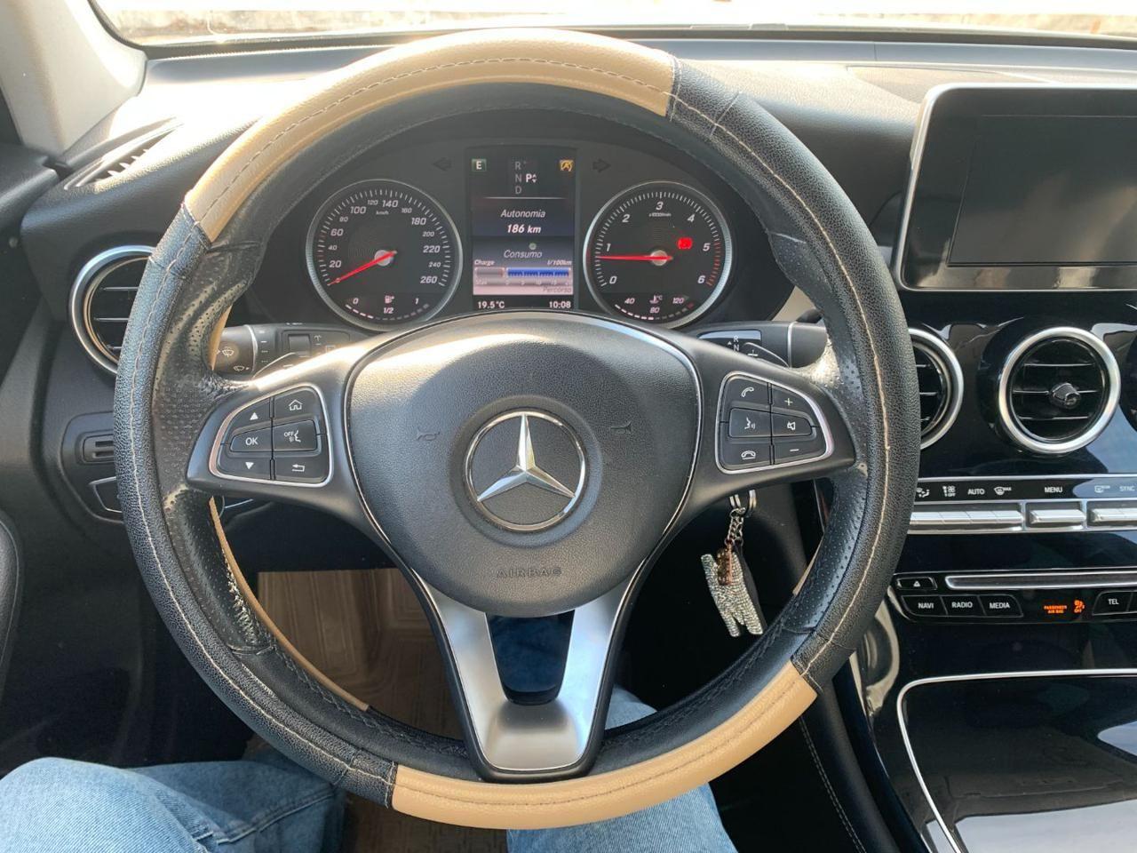 MERCEDES-BENZ GLC 220 d 4Matic Business