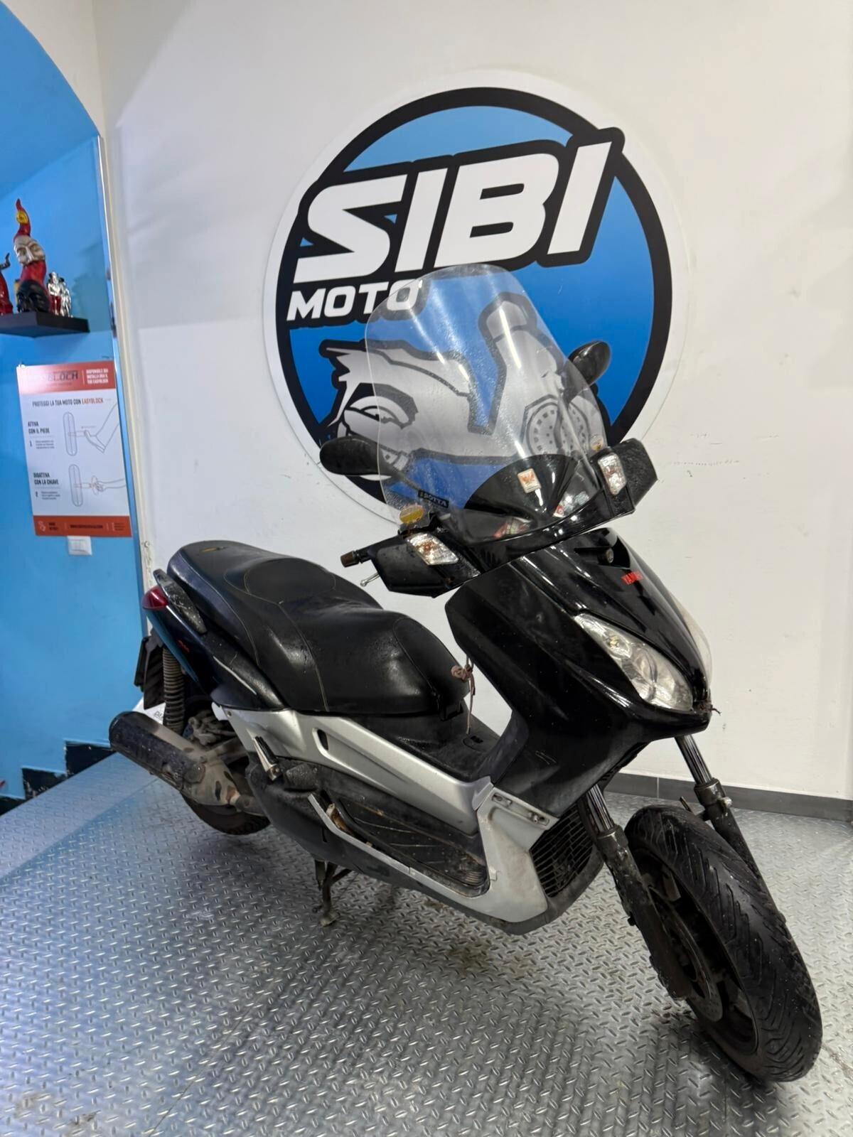Yamaha X-Max 250