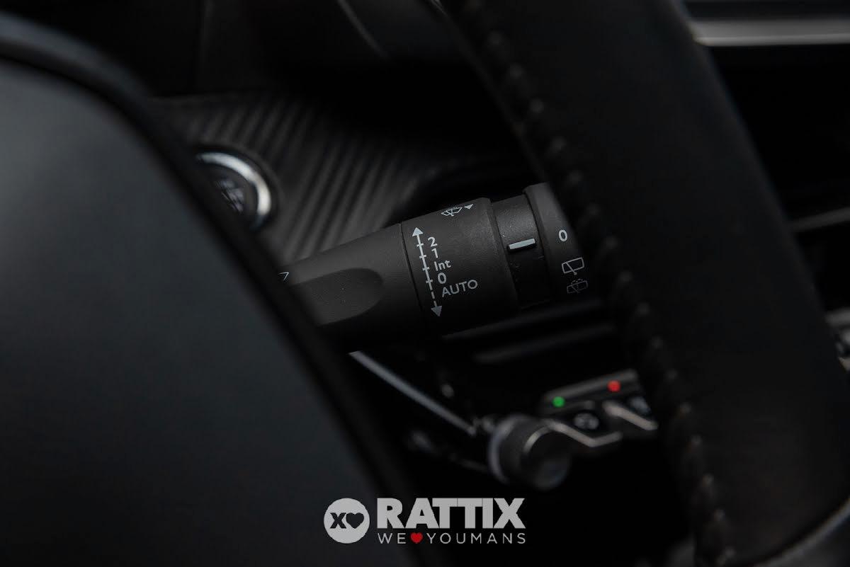 Peugeot e-2008 motore elettrico 100KW Allure Pack