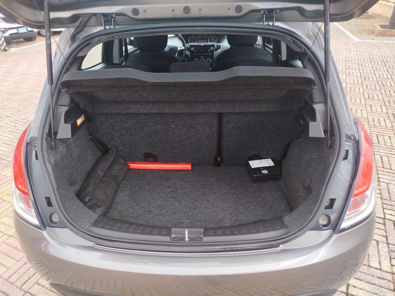 Lancia Ypsilon 1.2 69 CV 5 porte GPL Ecochic Gold