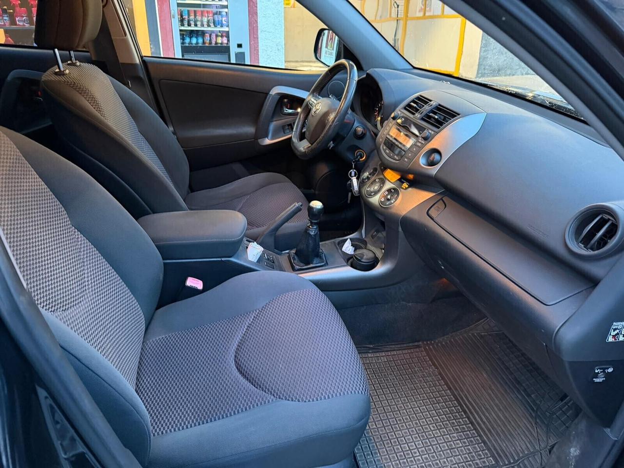 Toyota RAV 4 RAV4 2.2 D-4D 150 CV Lounge