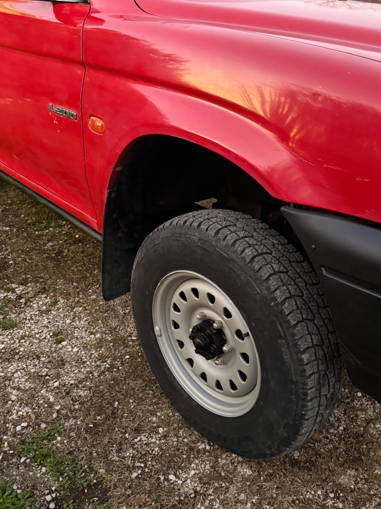 Mitsubishi L200 2.5 TDI 4WD Club Cab Pup. GLS Targ.