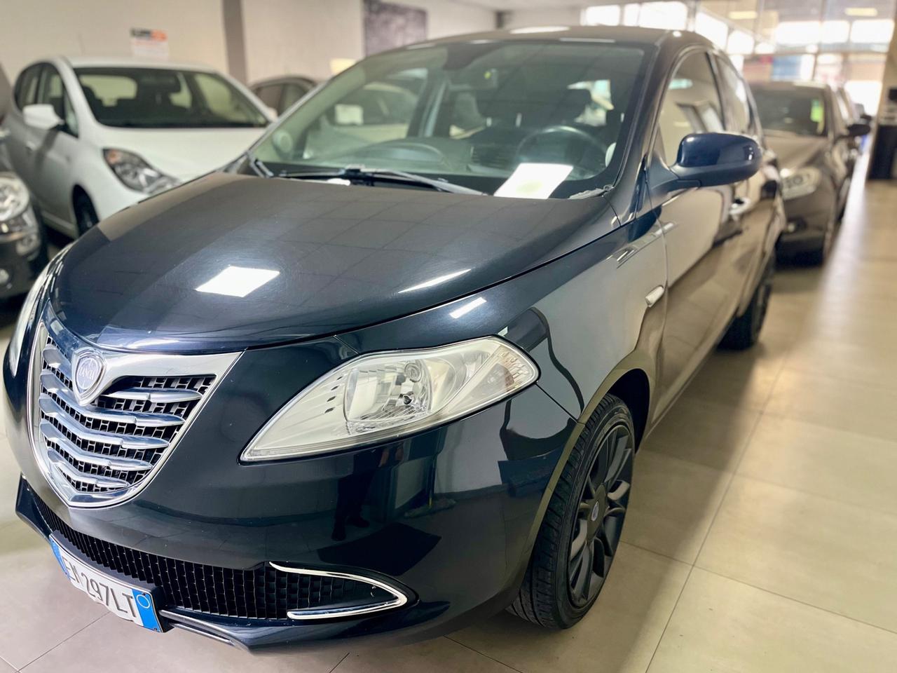 Lancia Ypsilon 1.2 69 CV 5 porte S&S Platinum