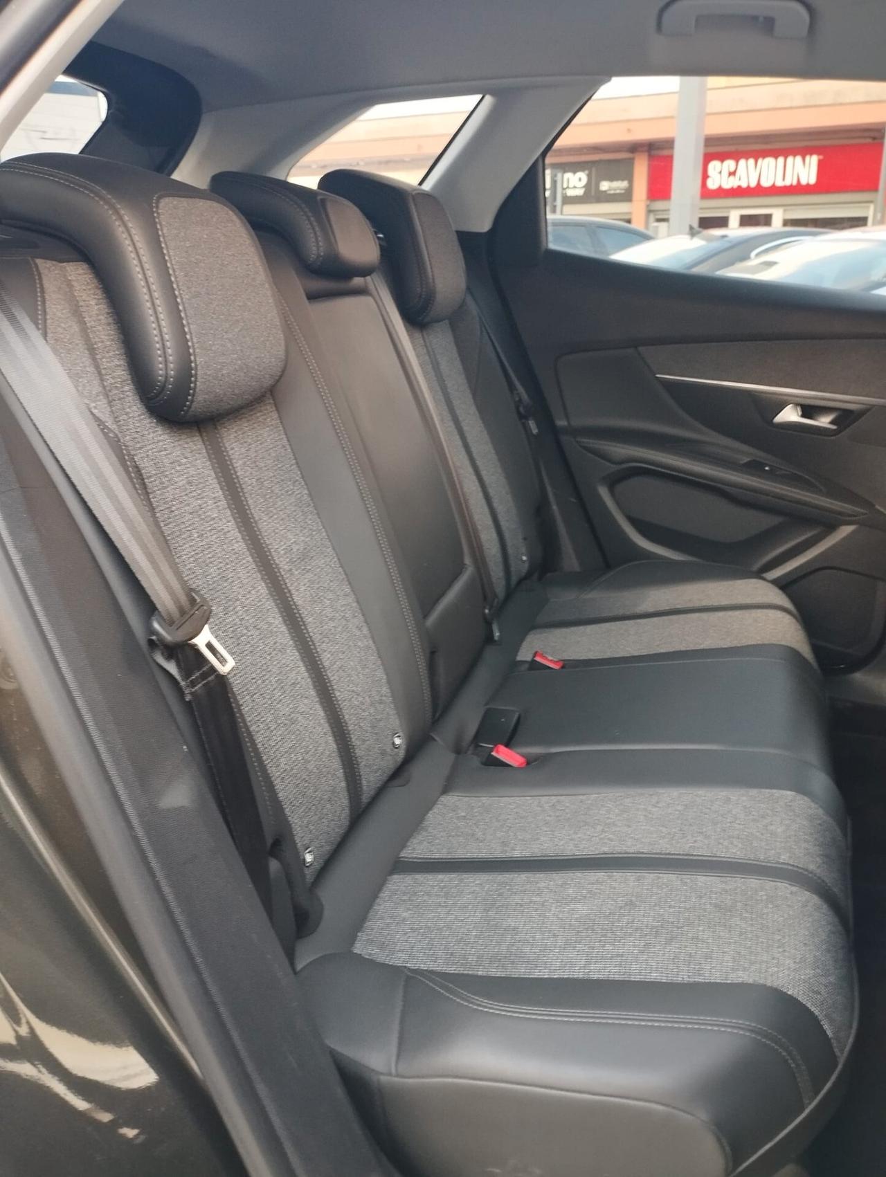 Peugeot 3008 BlueHDi 130 S&S Allure