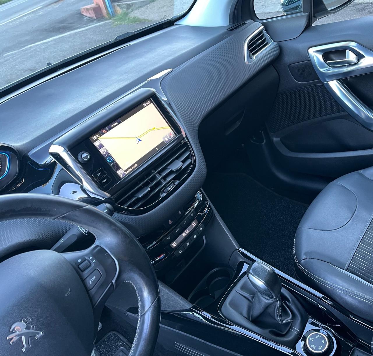 Peugeot 2008 BlueHDi 100 Allure-km192000-