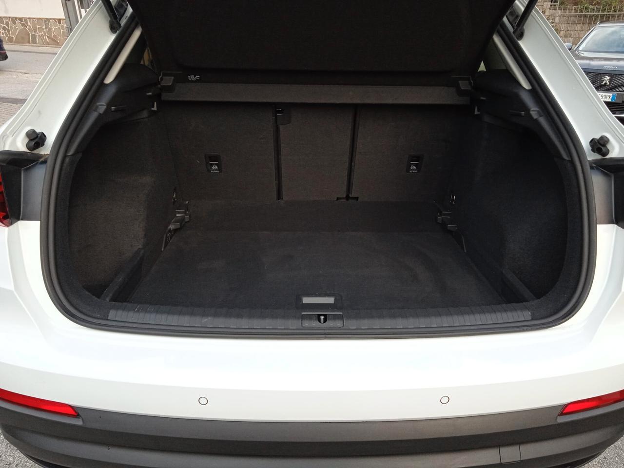 Audi Q3 35 TDI S tronic line edition black