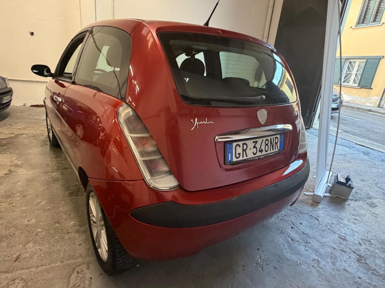 Lancia Ypsilon 1.3 MJT 75 CV Argento