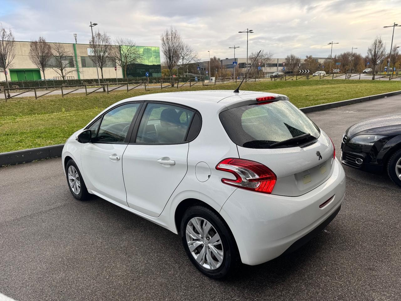 Peugeot 208 1.2 Neopatentati