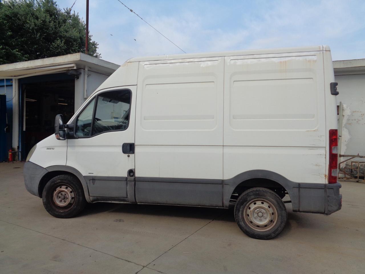 Iveco Daily 35S10 2.3 Hpi PC Cabinato