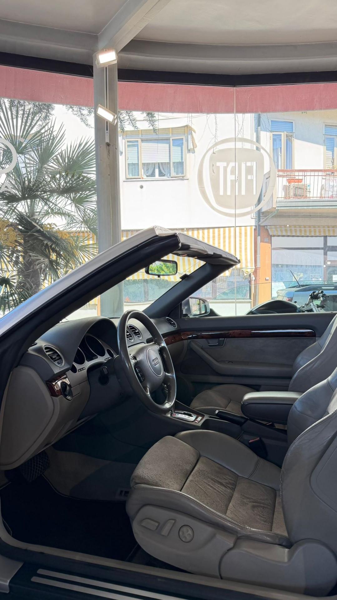 Audi A4 Cabriolet 2.5 V6 TDI cat