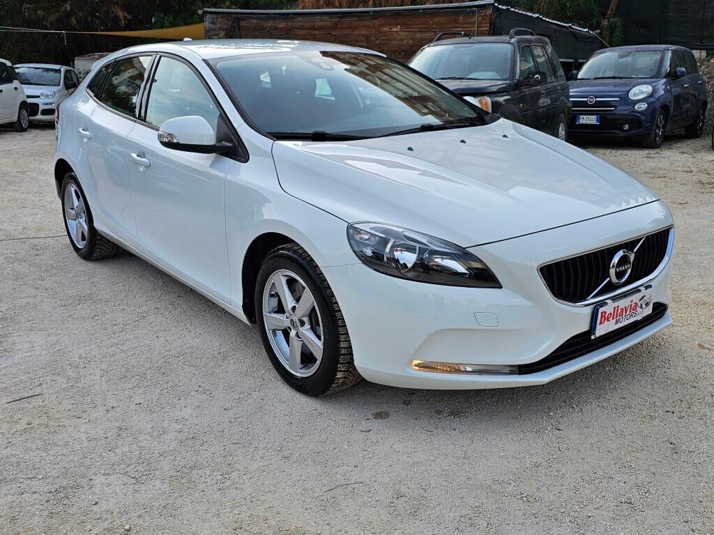 Volvo V40 D2 Geartronic Business Plus