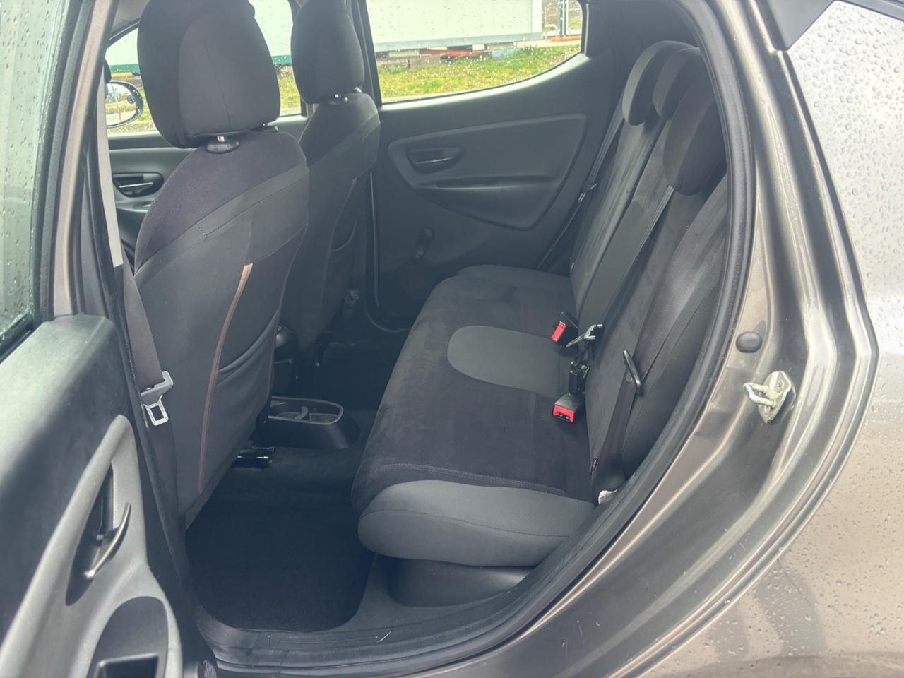 Lancia Ypsilon 1.2 69 CV 5 porte Gold