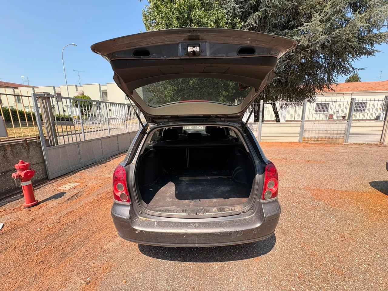 Toyota Avensis 2.0 D-4D 16V Station Wagon