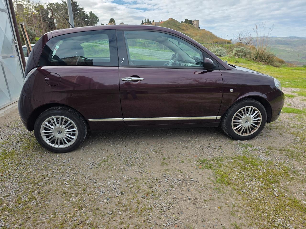 Lancia Ypsilon 1.2 Platino