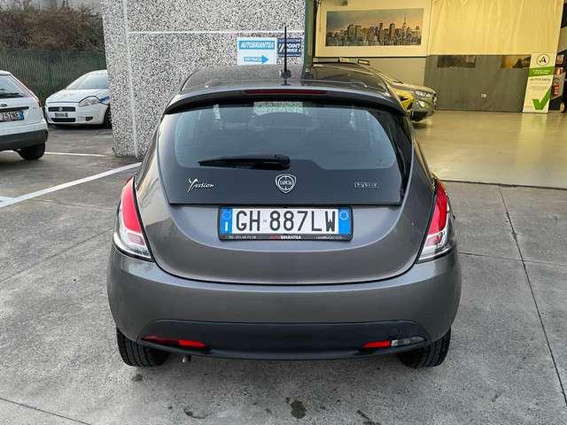 Lancia Ypsilon 1.0 FireFly 5p Hybrid Silver UNIPRO*NEOPATENTATI