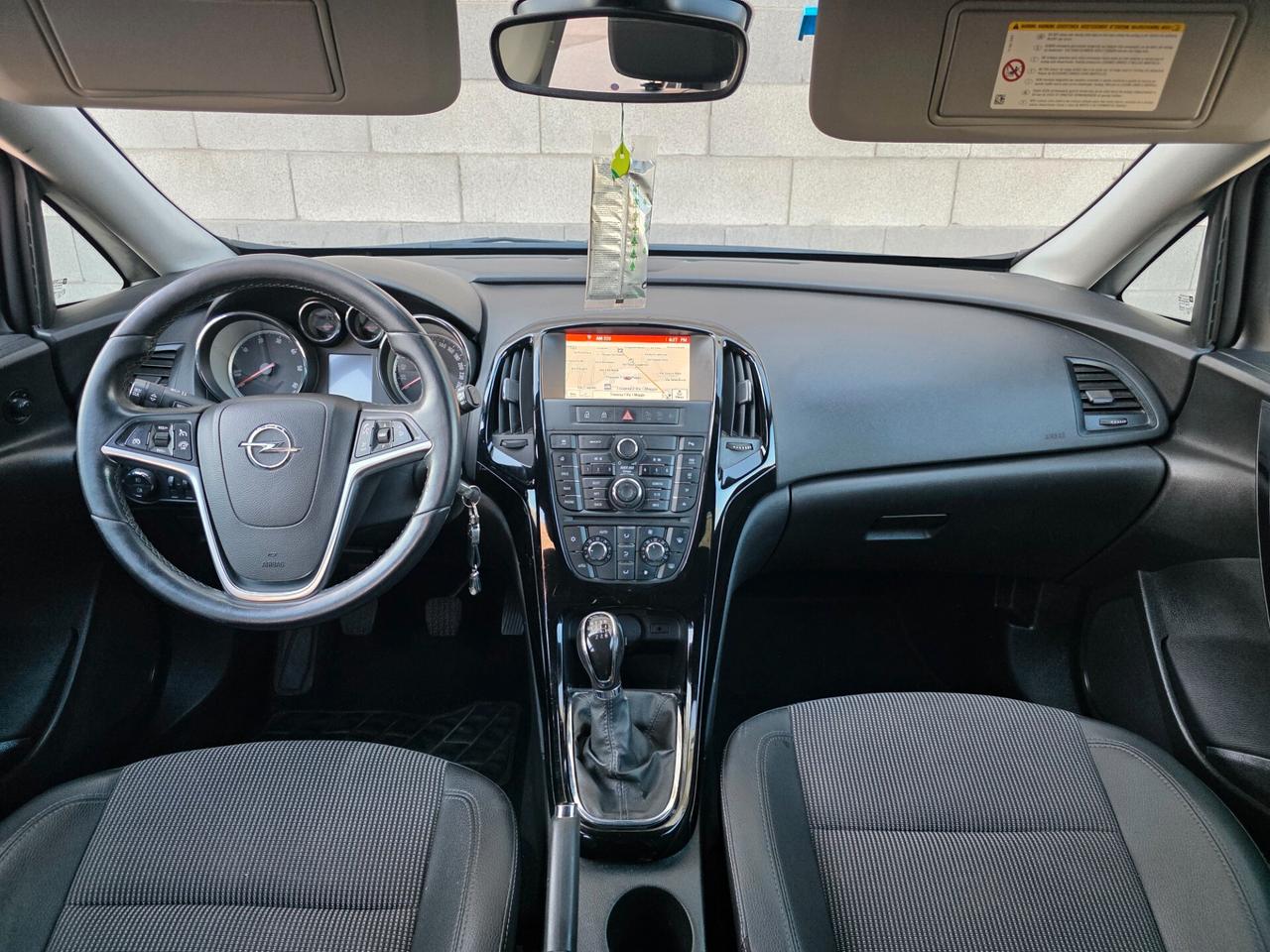 Opel Astra 1.6 CDTI Cosmo. Neopatentati euro6b