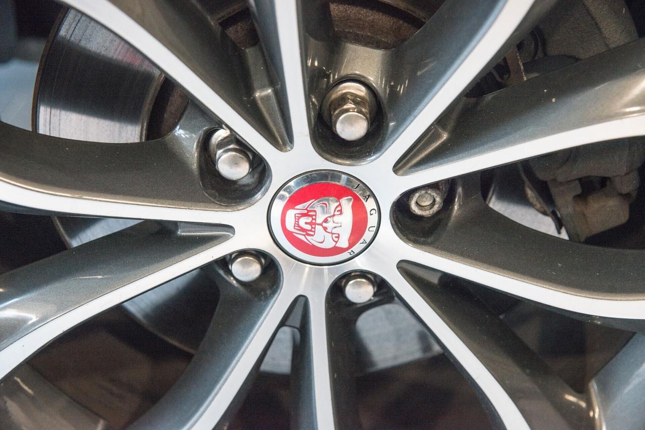 JAGUAR XF 2,2 D LUXURY 190CV PELLE TOTALE NAVIGATORE CERCHI CAMBIO AUTOMATICO