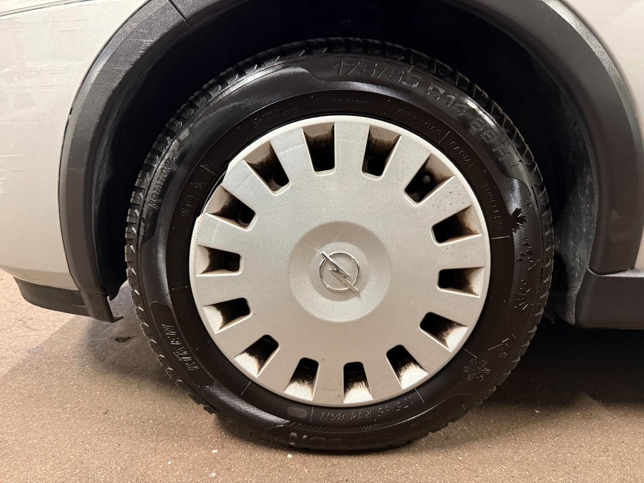 Opel Corsa 1.2i 16V cat 5 porte Club