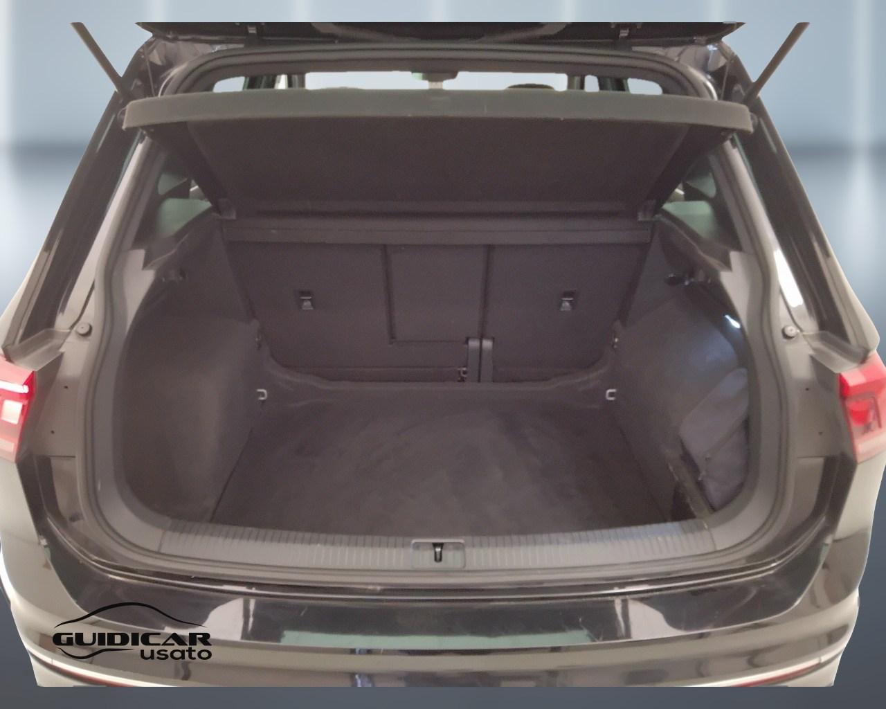 VOLKSWAGEN Tiguan II 2021 - Tiguan 2.0 tdi R-Line 150cv dsg