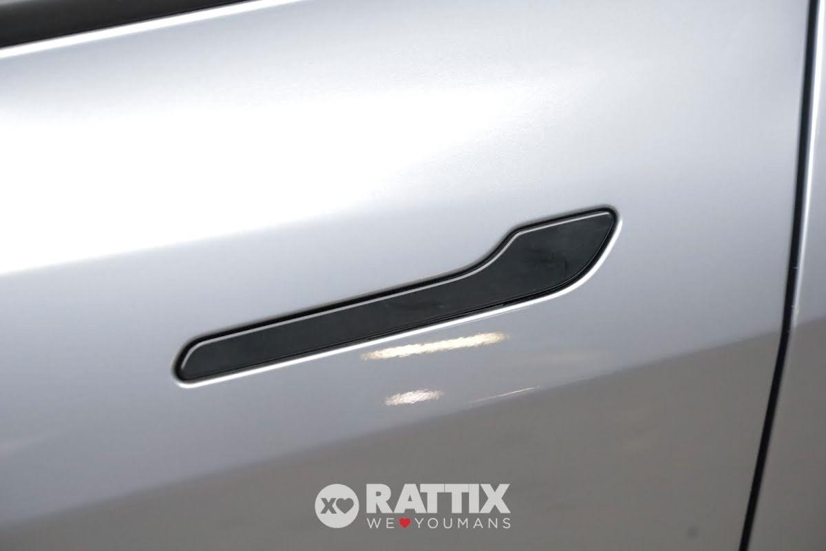 Tesla Model Y Single Motor rwd + tetto panoramico