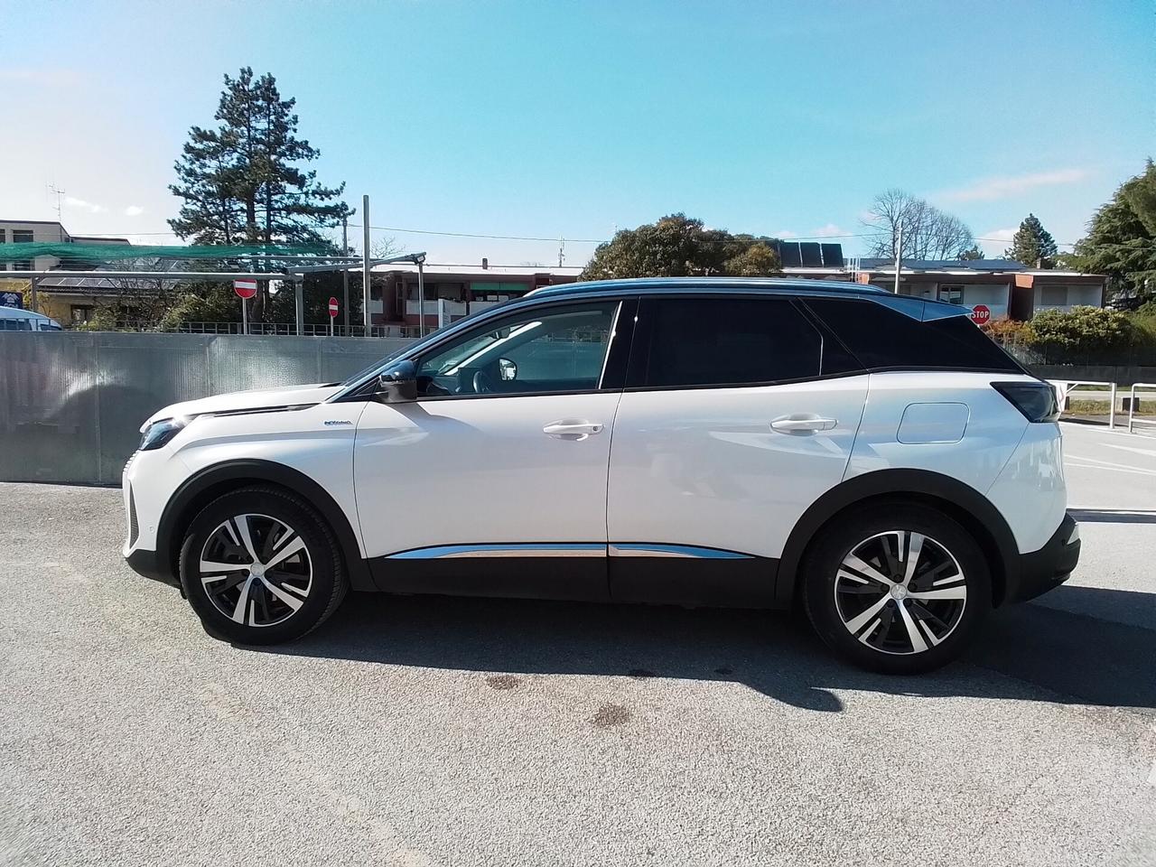 Peugeot 3008 Hybrid 225 e-EAT8 Allure Pack