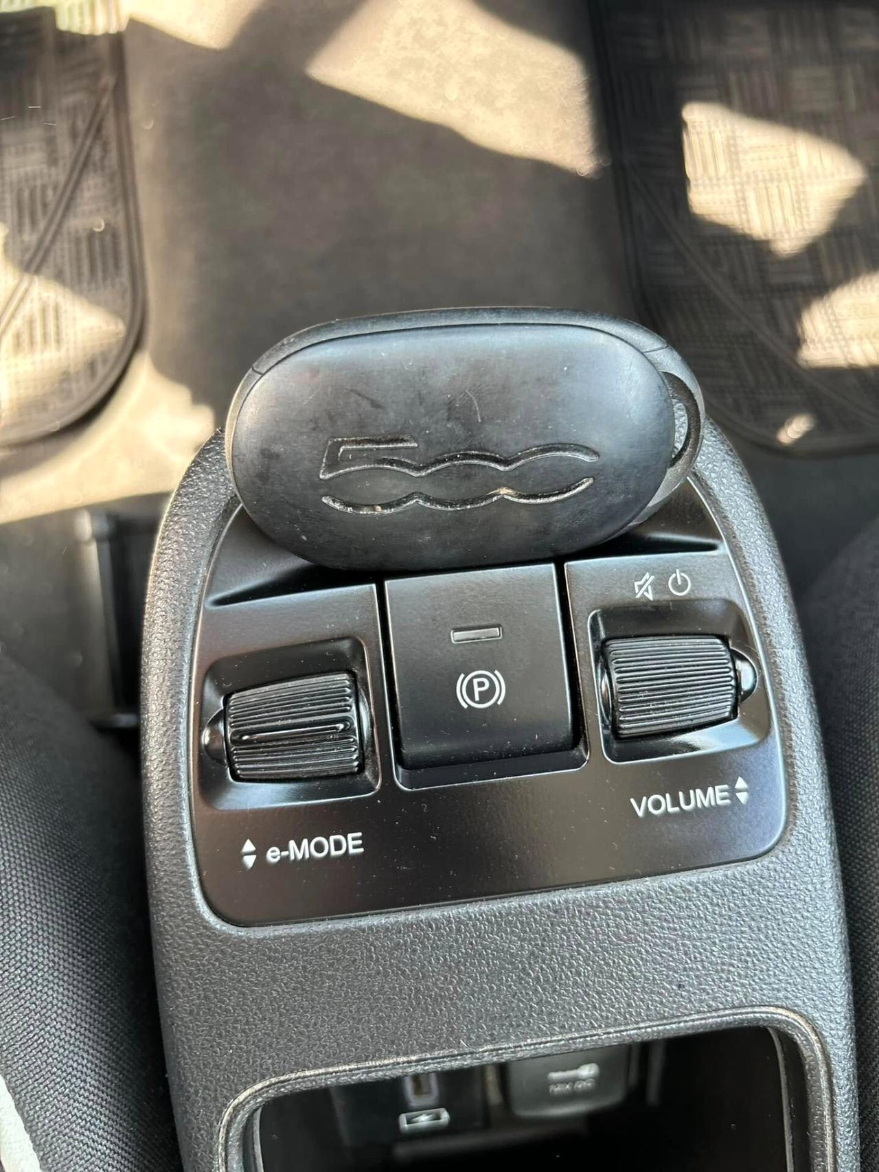 Fiat 500 500e Berlina 42 kWh Icon