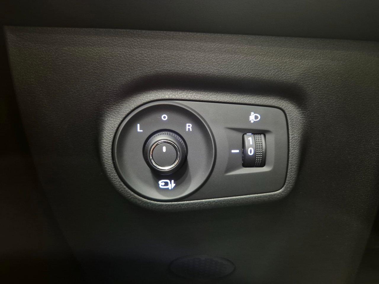 Mg ZS 1.5 hybrid+ Luxury auto IN PROMO - NEOPATENTATI