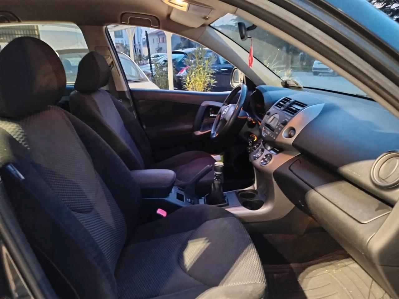 Toyota RAV4 2.2 D-4D 4WD Tua Da 93 Euro al Mese