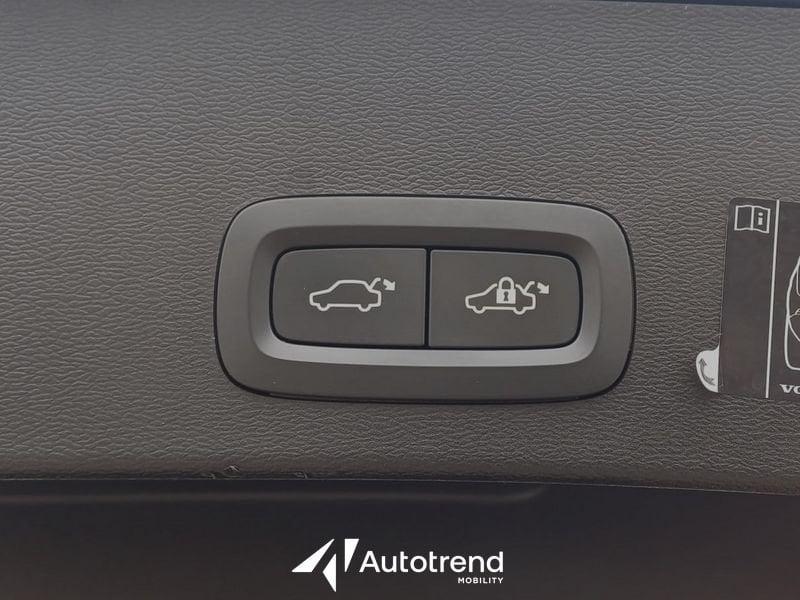Volvo XC40 D3 150 CV AWD Automatica NAVI LED R-design