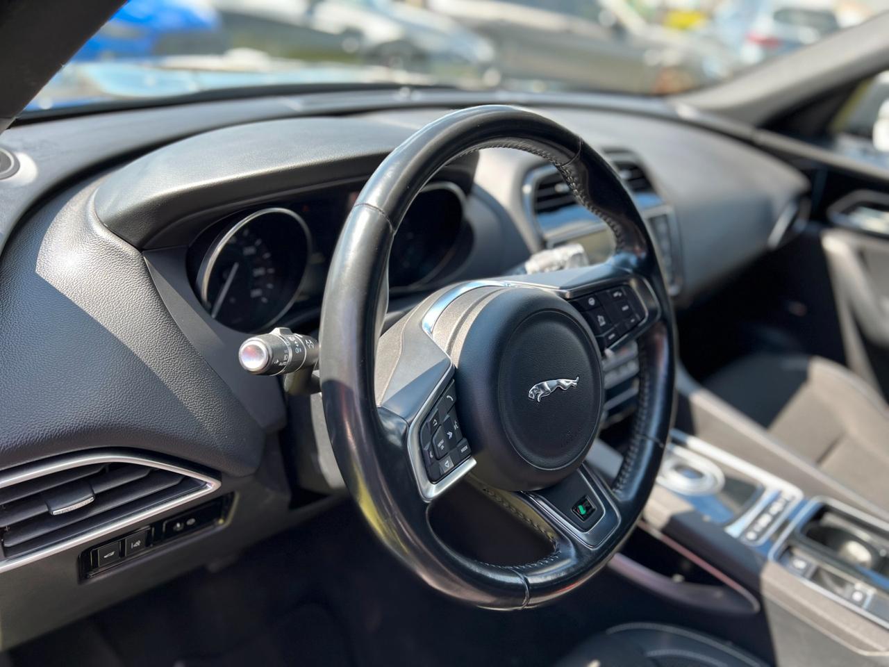 Jaguar F-Pace 2.0 D 180 CV R DYNAMIC/NAVI/CAMERA/MERIDIAN