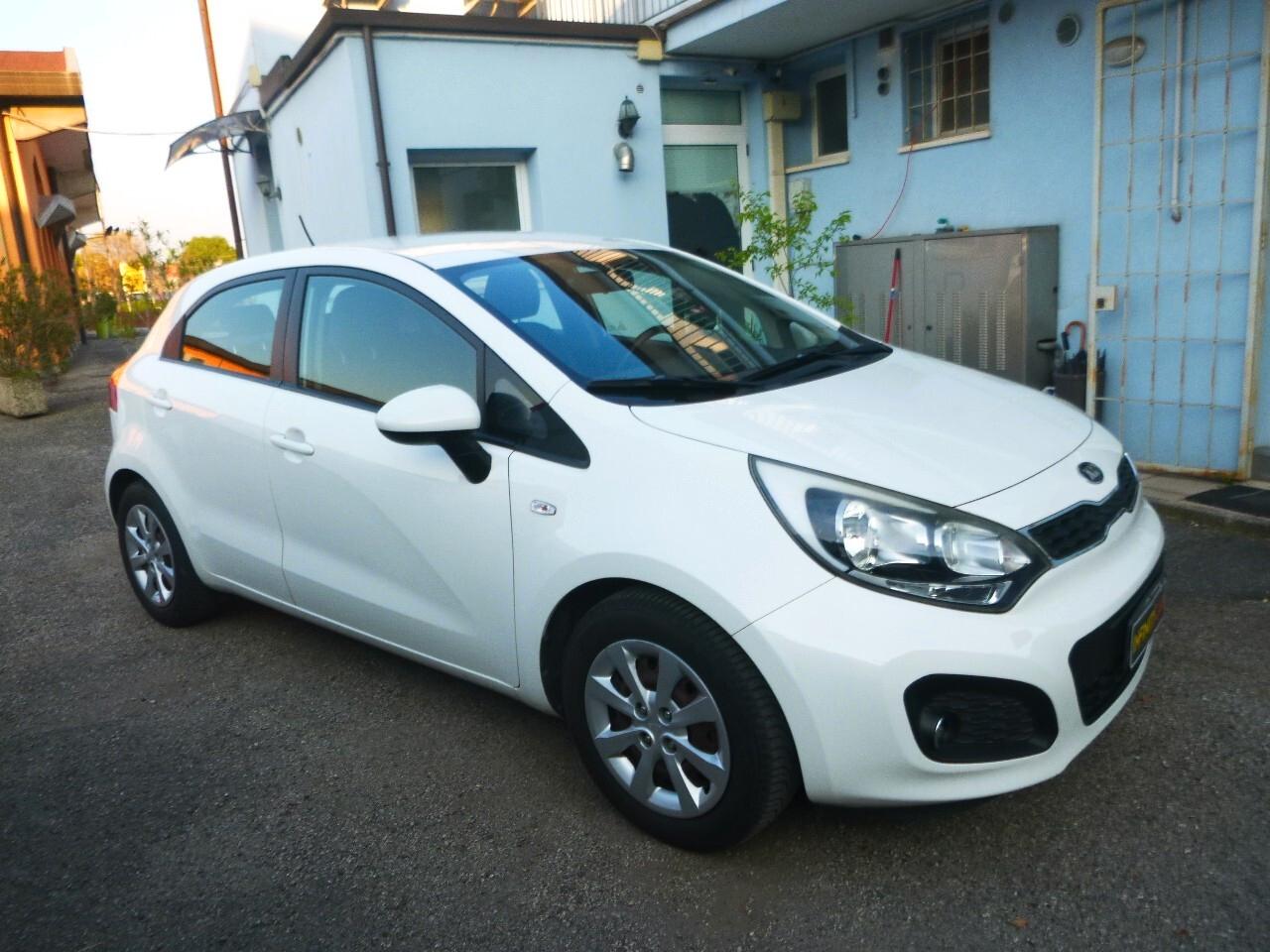 Kia Rio 1.2 CVVT 5p. Active neopatentati