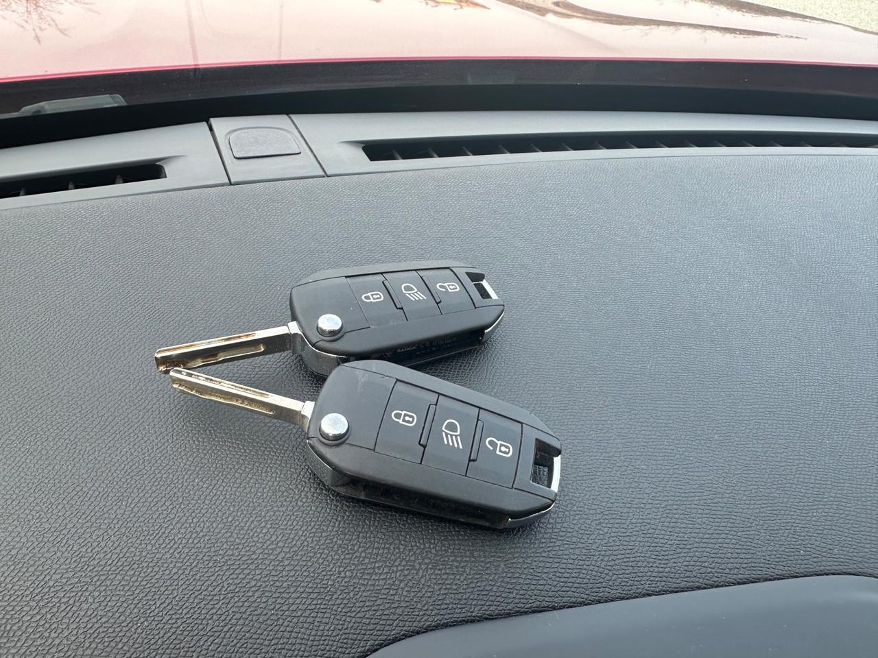 Peugeot 2008 PureTech 100 S&S Allure
