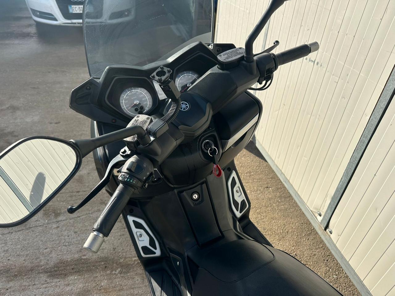 YAMAHA X-MAX XMAX 400 - DA 99€ A MESE