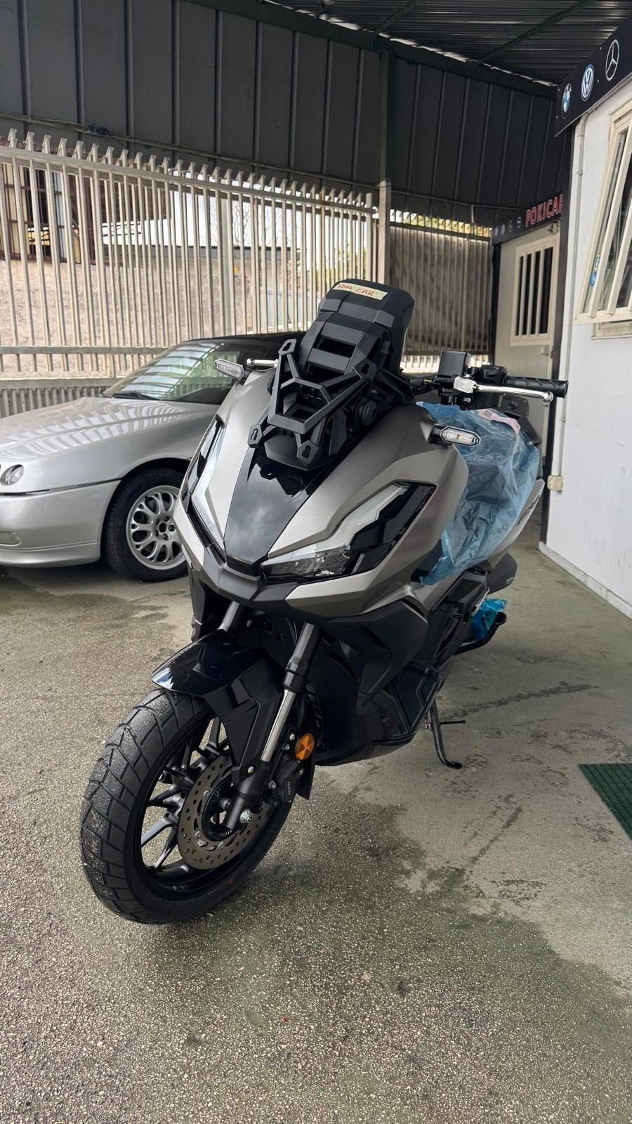 HONDA SDV 350 ABS MY25 NUOVO DA IMMATRICOLARE