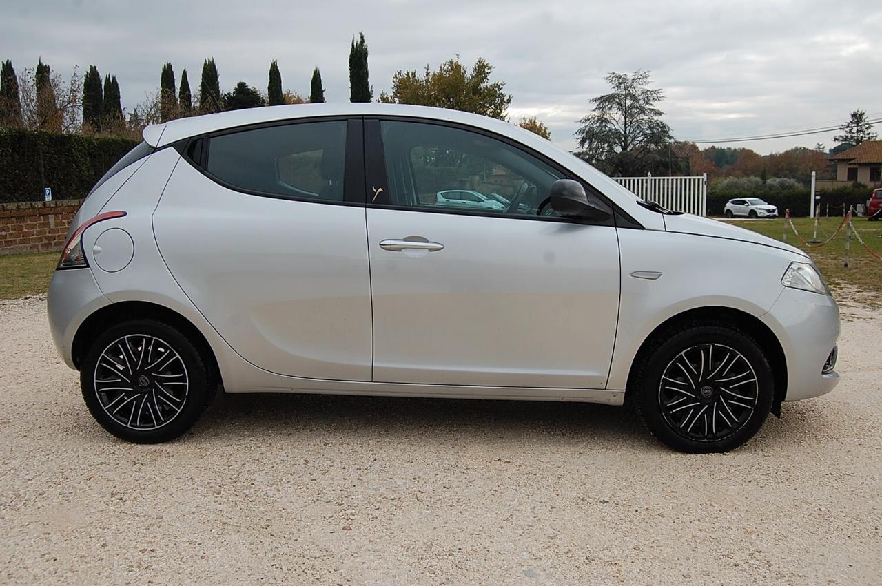 Lancia Ypsilon 1.2 69 CV 5 porte S&S Gold