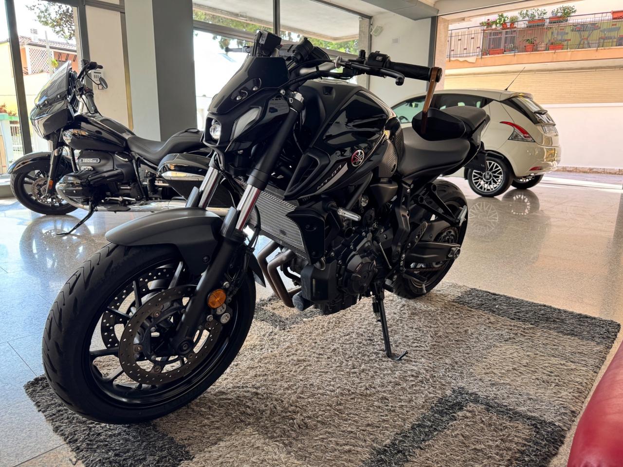 YAMAHA MT-07
