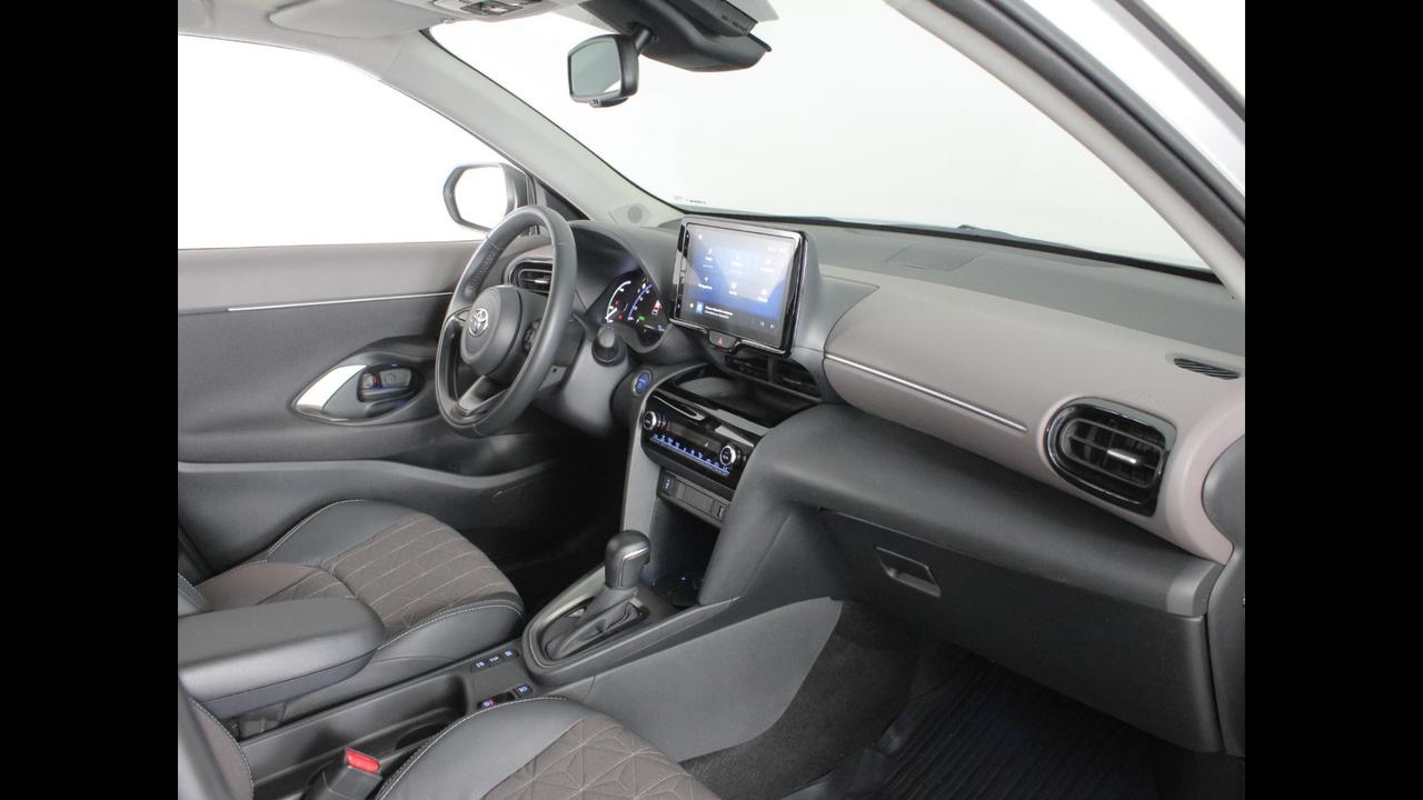 TOYOTA Yaris Cross - Yaris Cross 1.5h Lounge fwd 116cv e-cvt