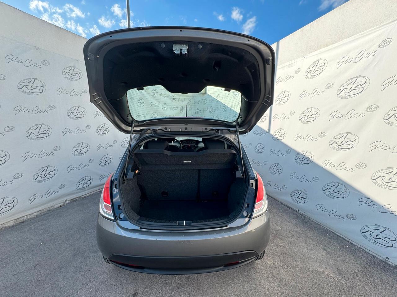 Lancia Ypsilon 1.0 FireFly 70cv Hybrid Silver