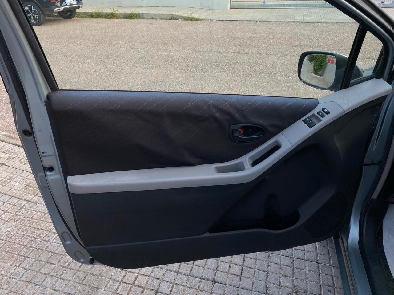 Toyota Yaris 1.0 5 porte Sol