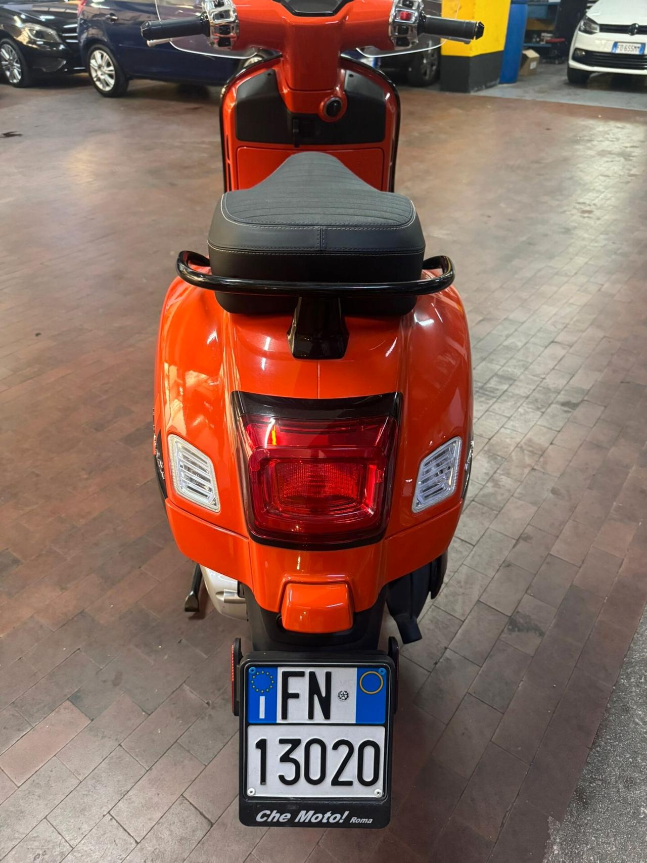 Piaggio Vespa 300 GTS