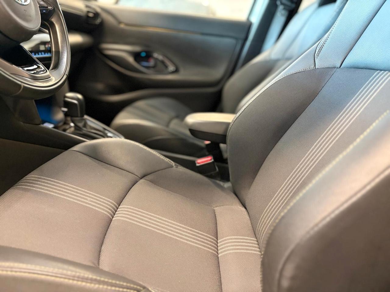 Toyota Yaris Cross ADVENTURE 1.5 Hybrid 5p. E-CVT UNICO PR.