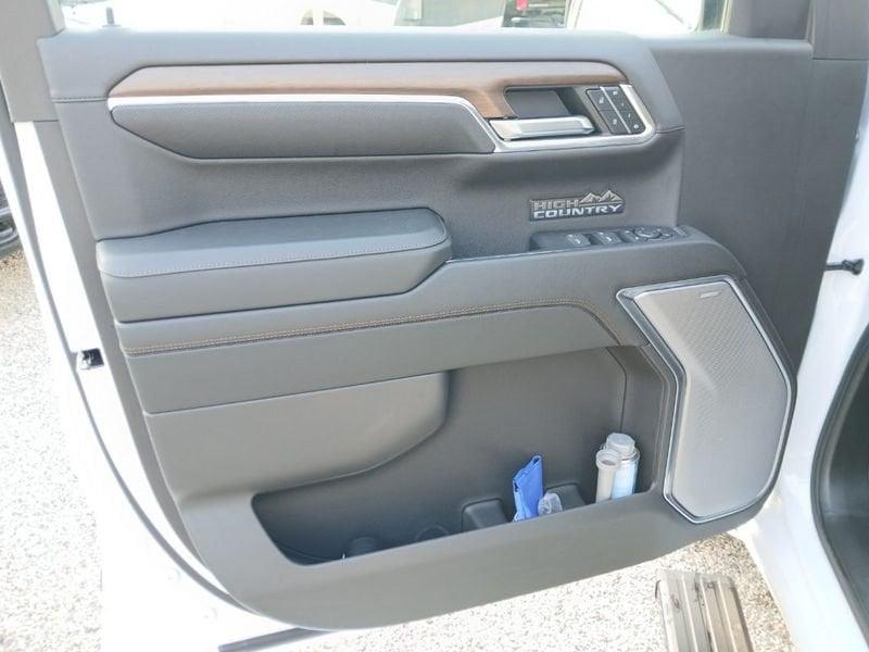 Chevrolet Silverado Silverado crew cab 6.2 V8 ecotec3 High Country 420cv auto