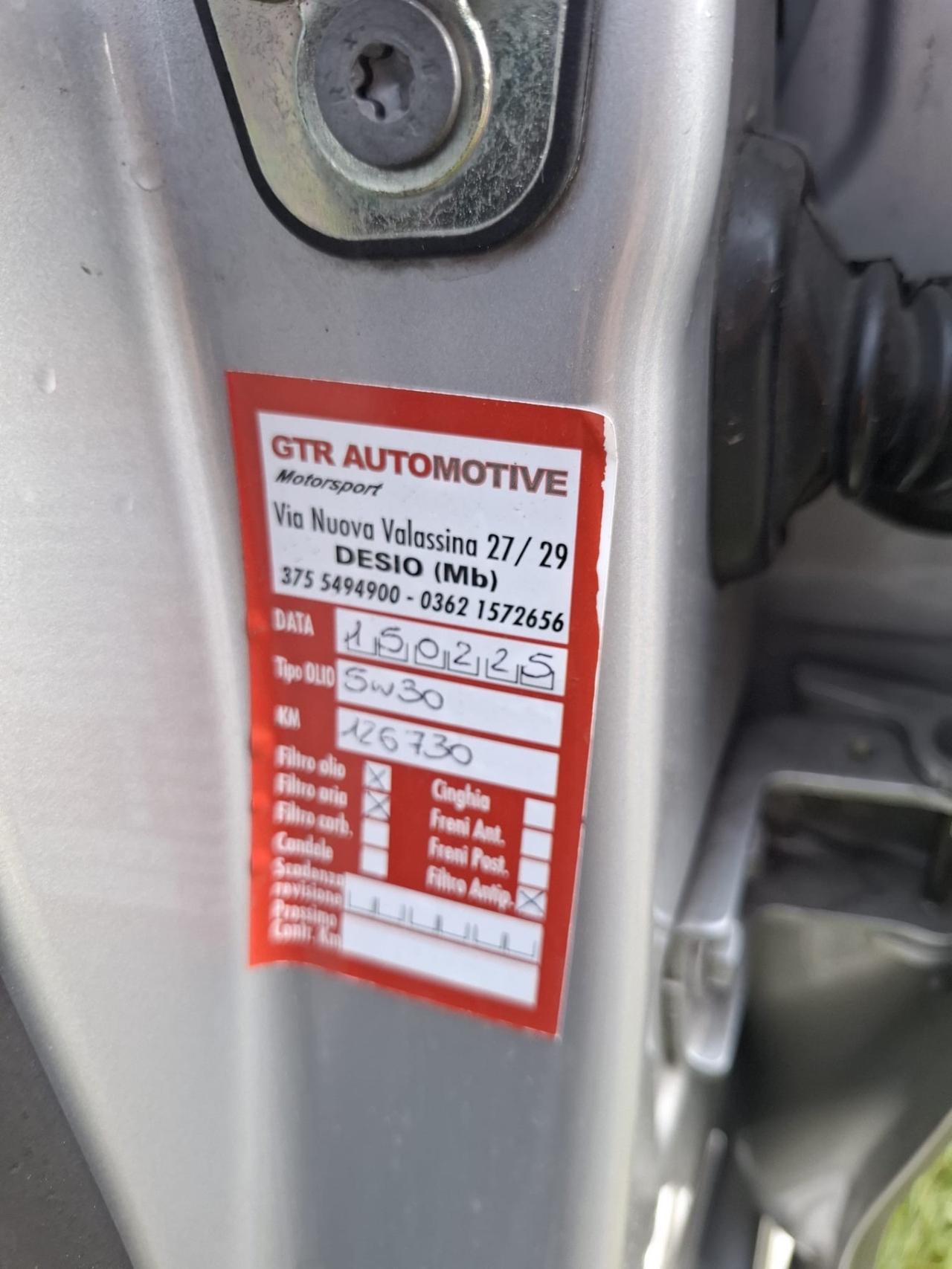 Peugeot 208 1.4 HDi 68 CV 5 porte Allure
