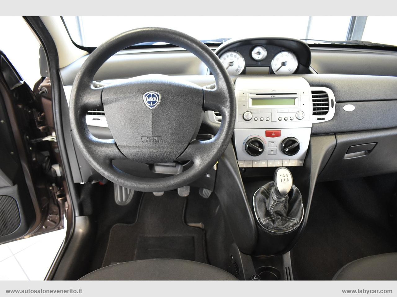 LANCIA Ypsilon 1.2 69 CV Unyca