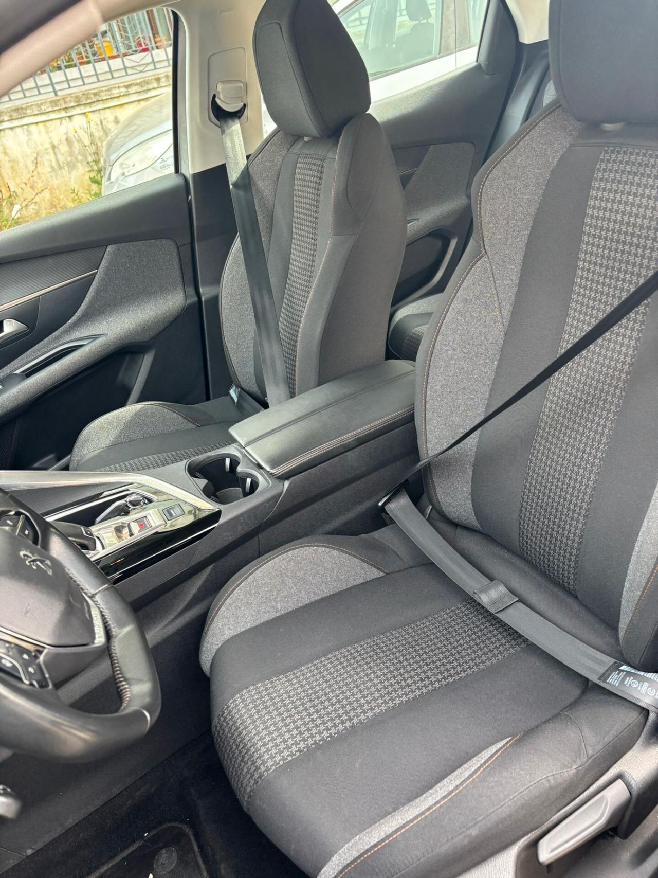 Peugeot 3008 BlueHDi 130 S&S EAT8 Allure