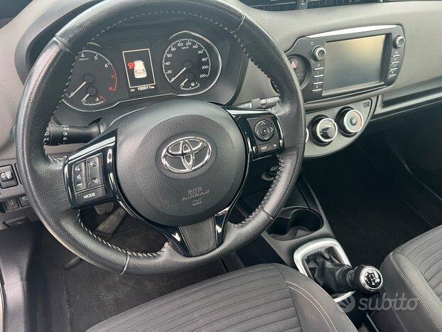 Toyota Yaris 1.0 B - Full Telecamera - 2017