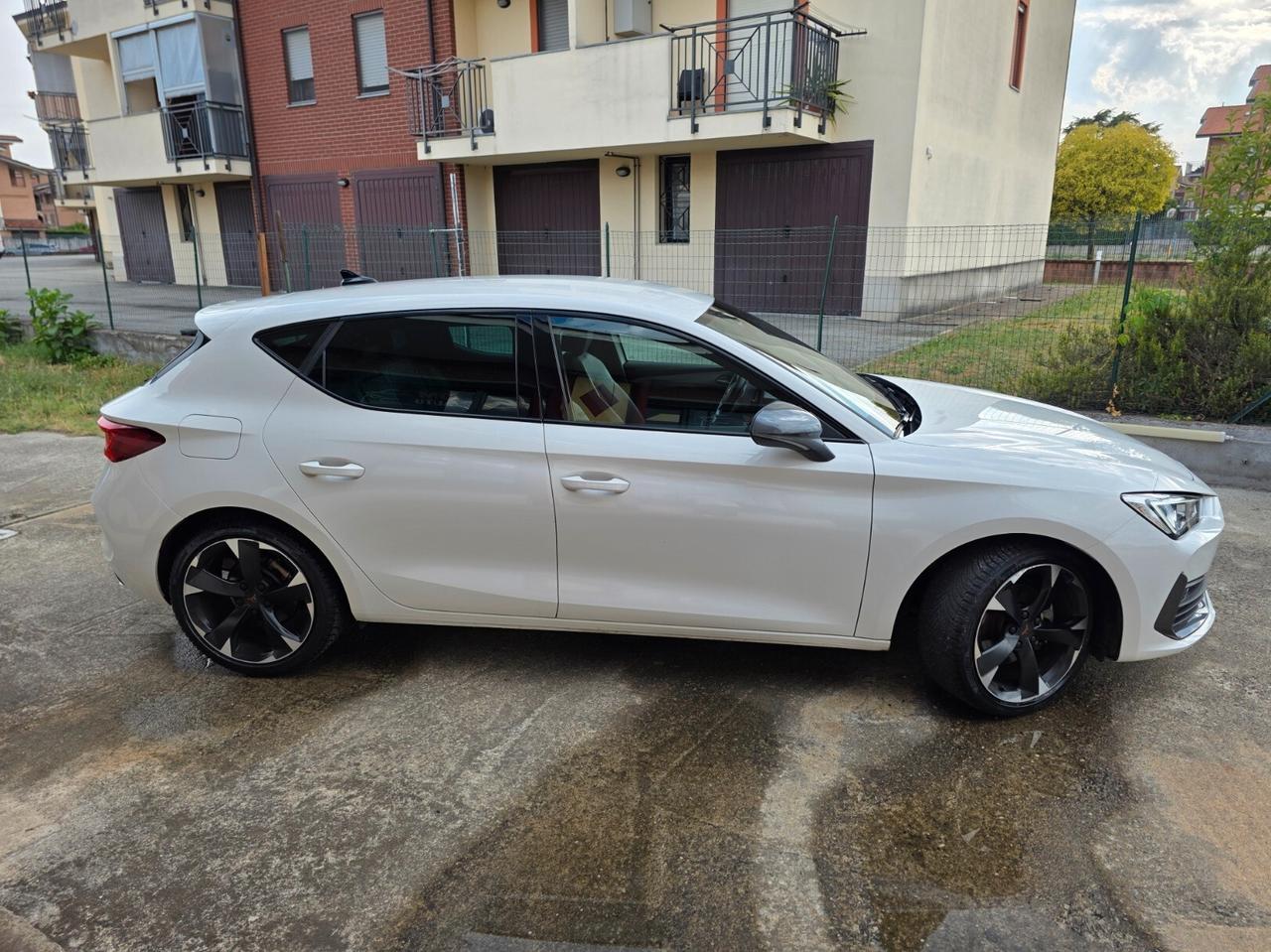 Cupra Leon 1.5 Hybrid 150 CV DSG