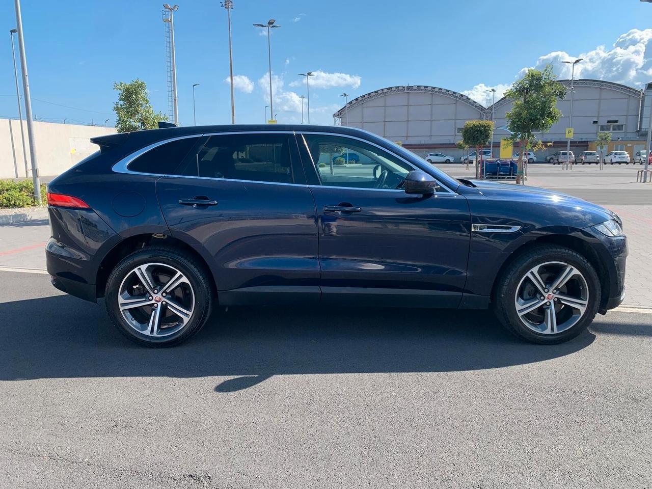 Jaguar F-Pace 2.0 D 180 CV AWD aut. R-Sport