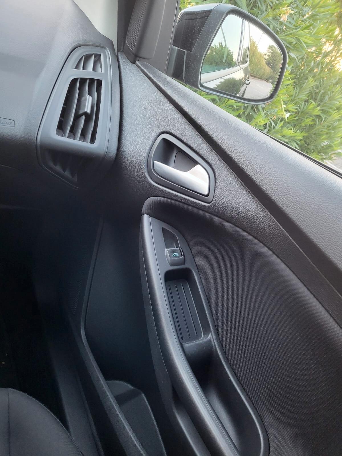 Ford Focus 1.5 TDCi 120 CV Start&Stop Powershift SW Titanium